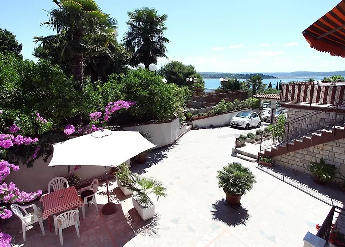 Lovely Sea View Apartments Bj